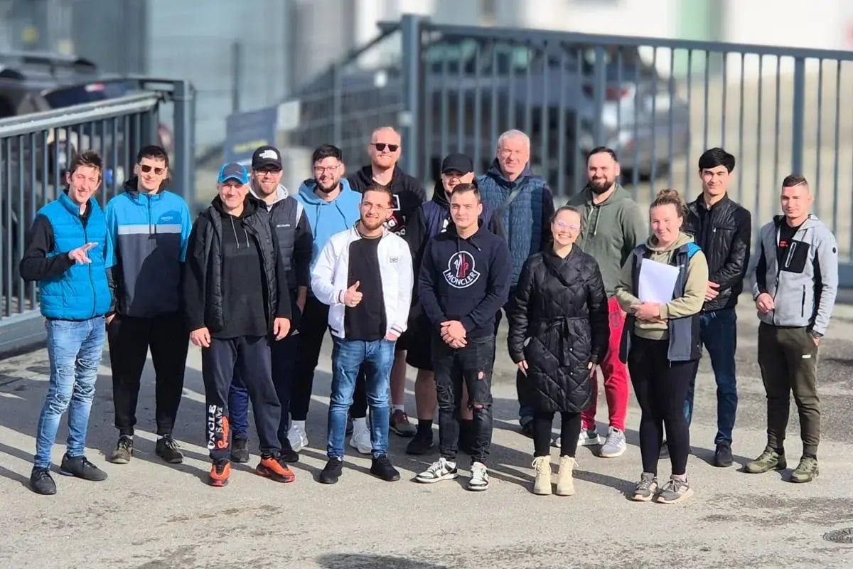 Mitarbeiter von Antares Driver Services und ANT Transport GmbH beim Gruppenfoto